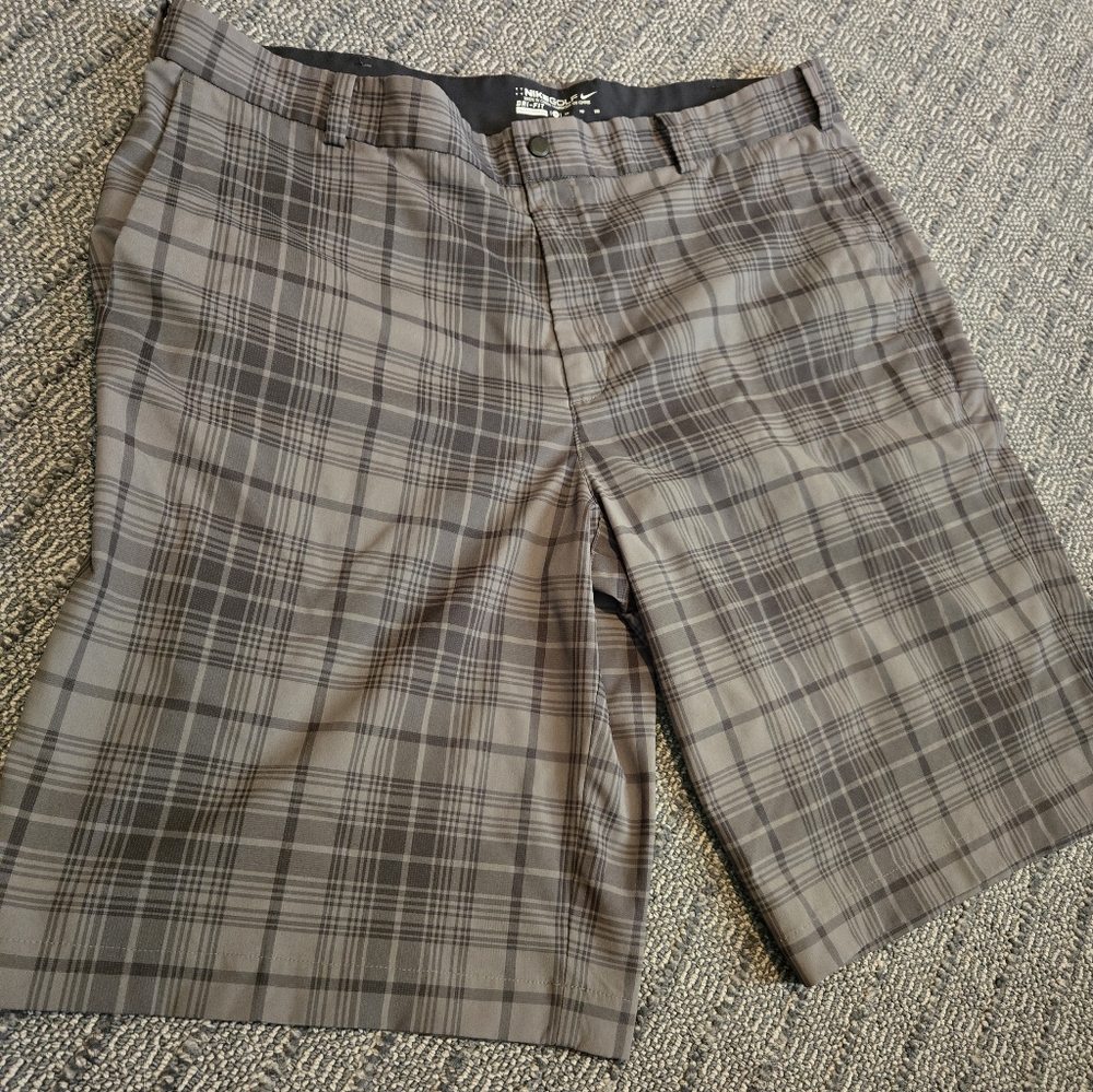 Lnwot Nike Sz 38 Golf Shorts In Dark Gray. Stretch Waist/dry Fit.